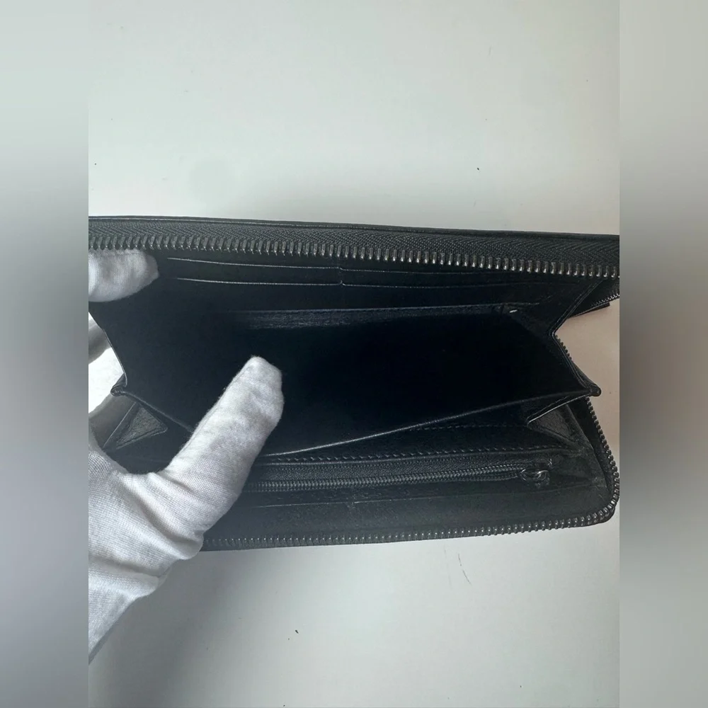 Gucci Women’s Black GG Monogram Canvas Long Zip Wallet